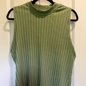 Green mock-neck sleeveless ribbed top